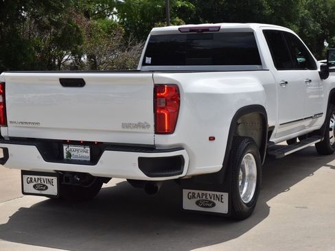 Used 2024 Chevrolet Silverado 3500 High Country w/ High Country Premium Package AWD/4WD image 8