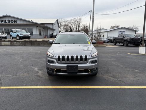 Used 2017 Jeep Cherokee Limited image 17