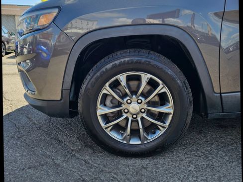 Used 2020 Jeep Cherokee Latitude Lux w/ Comfort/Convenience Group AWD/4WD image 37