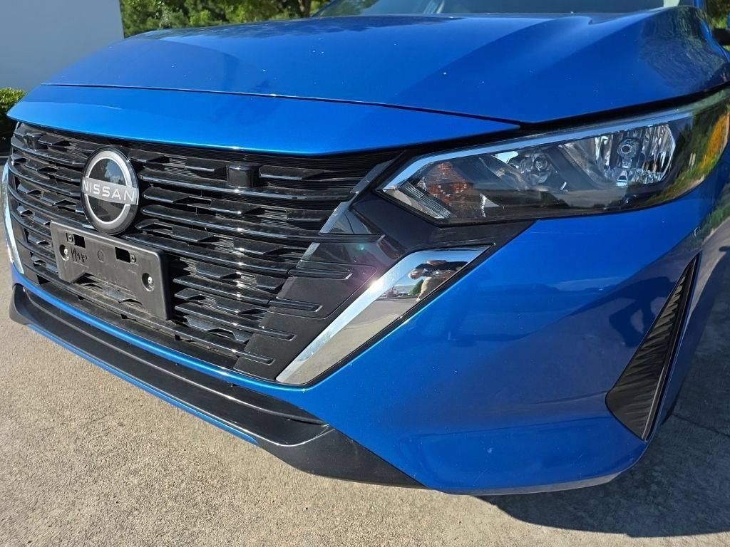 Used 2025 Nissan Sentra SV FWD image 8
