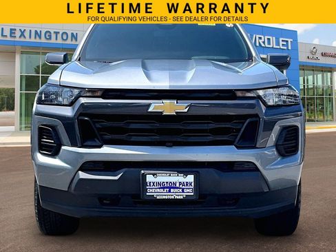 Used 2024 Chevrolet Colorado LT AWD/4WD image 3