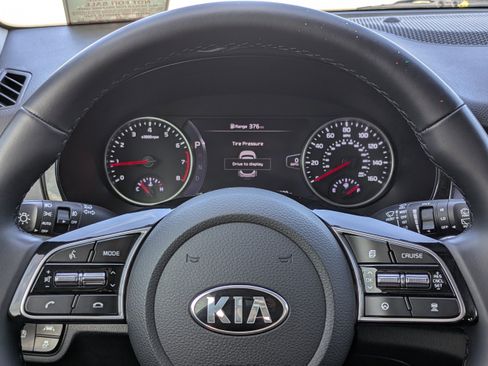 Certified 2021 Kia Seltos SX w/ SX Sunroof Package image 35