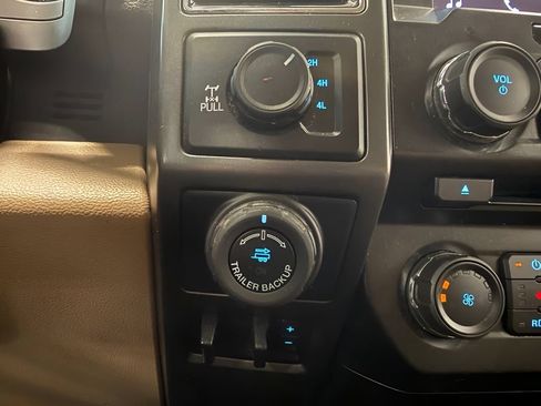 Used 2018 Ford F150 XLT w/ Equipment Group 302A Luxury AWD/4WD image 22