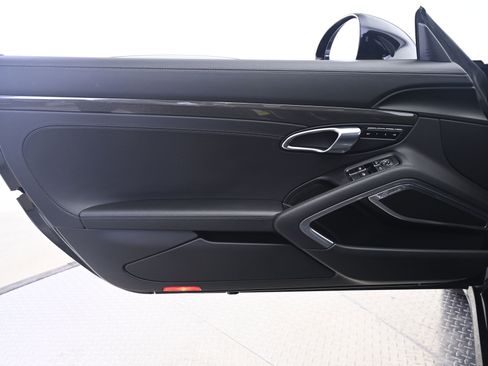 Used 2019 Porsche 911 Turbo image 22