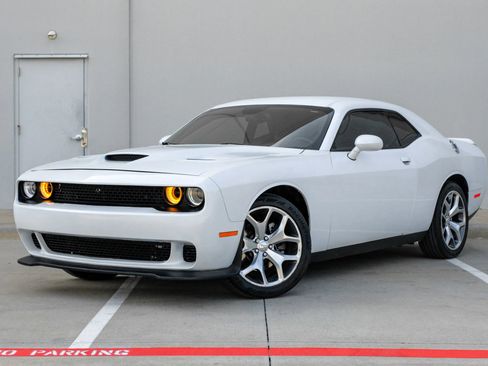 Used 2016 Dodge Challenger SXT Plus image 13