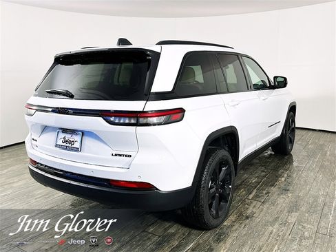 New 2025 Jeep Grand Cherokee Limited w/ Black Appearance Package image 4