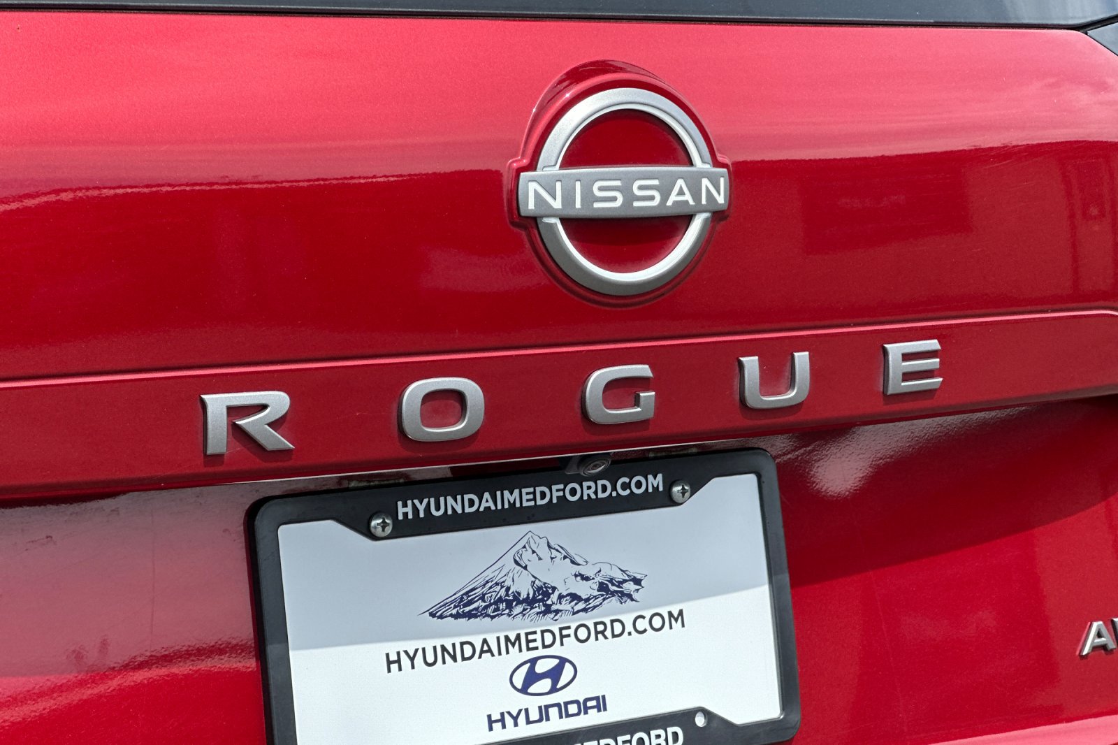 Used 2025 Nissan Rogue SV AWD/4WD image 26