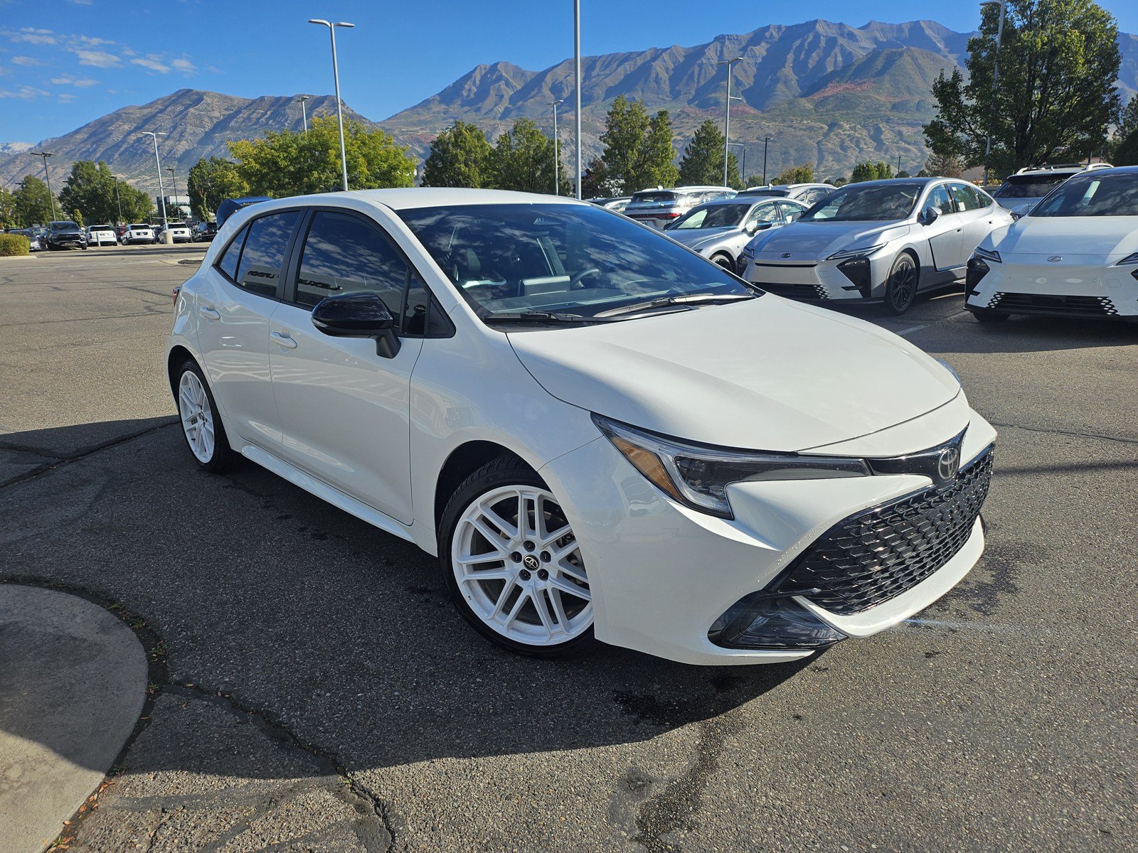 Used 2026 Toyota Corolla SE FWD image 3