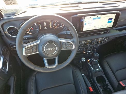 Used 2024 Jeep Wrangler Unlimited Sahara w/ Technology Group image 11