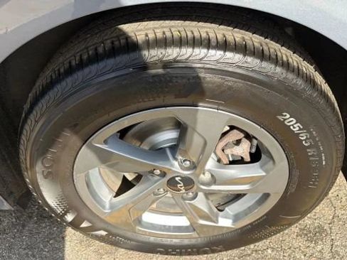 Used 2022 Kia K5 LX FWD image 9