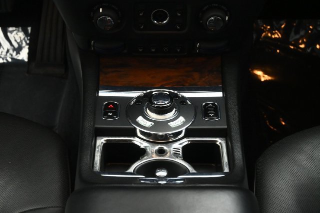 Used 2013 Rolls-Royce Ghost RWD image 38