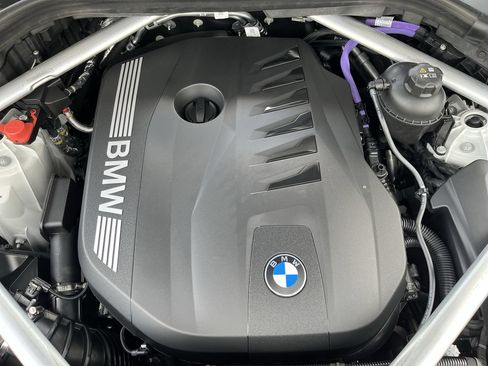 Used 2026 BMW X5 xDrive40i w/ M Sport Package AWD/4WD image 38