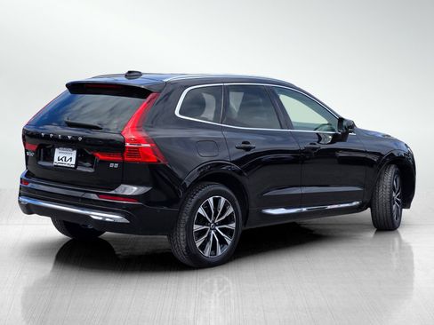 Used 2023 Volvo XC60 B5 Plus FWD image 4