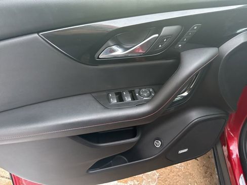 Used 2022 Chevrolet Blazer RS w/ Enhanced Convenience Package image 9