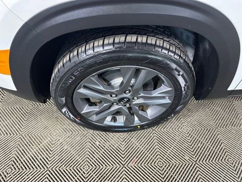 Used 2021 Kia Seltos LX image 10