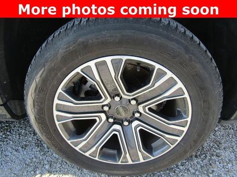 Used 2025 Jeep Wagoneer L Series II AWD/4WD image 9