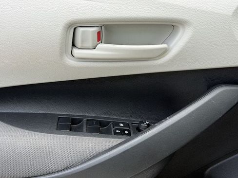 Used 2025 Toyota Corolla LE FWD image 23