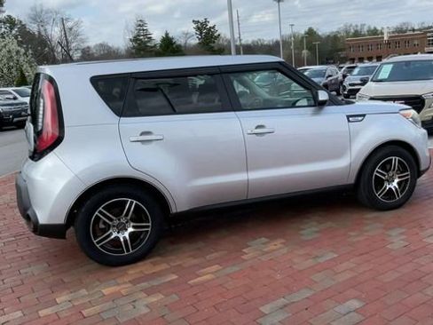 Used 2015 Kia Soul image 3