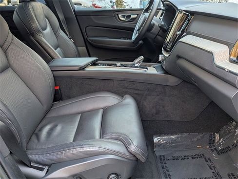 Certified 2022 Volvo XC60 B5 Inscription w/ Advanced Package image 29
