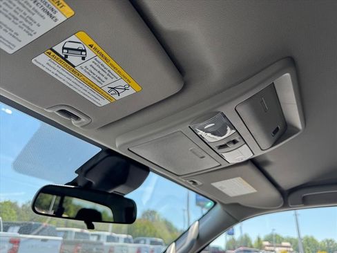 Used 2026 Nissan Frontier SV RWD image 26