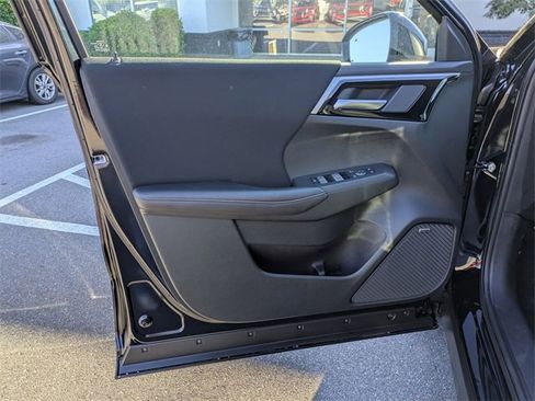 New 2025 Mitsubishi Outlander ES image 11