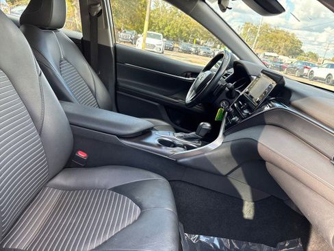Used 2024 Toyota Camry SE image 13