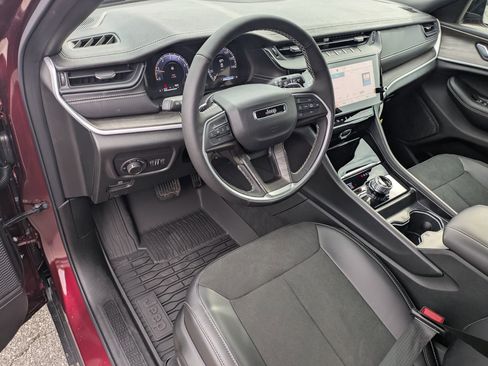 New 2026 Jeep Grand Cherokee Altitude AWD/4WD image 9