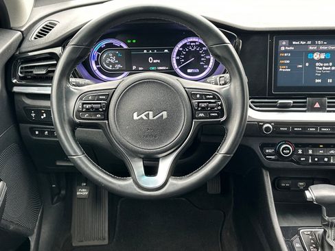 Used 2022 Kia Niro LXS FWD image 14