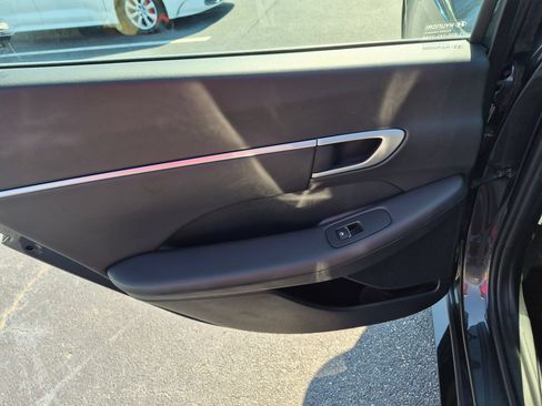Used 2025 Hyundai Sonata SEL FWD image 27