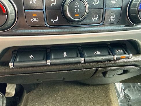 Used 2018 GMC Sierra 1500 SLE w/ SLE Value Package AWD/4WD image 34