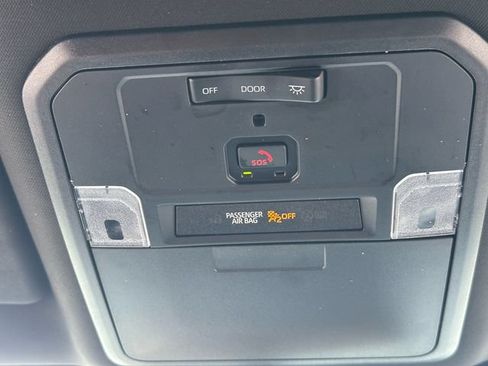 Certified 2024 Toyota Tacoma SR5 AWD/4WD image 22