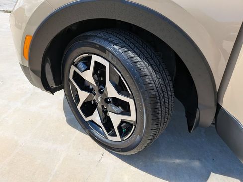 Used 2024 Hyundai Santa Cruz Limited AWD/4WD image 34