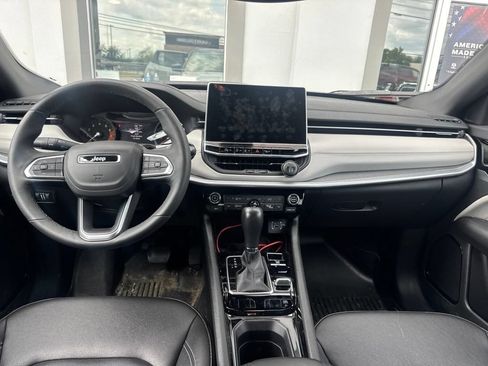 Certified 2025 Jeep Compass Limited AWD/4WD image 5