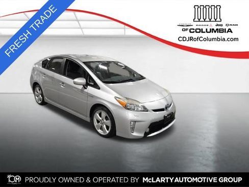 Used 2015 Toyota Prius Five FWD image 1