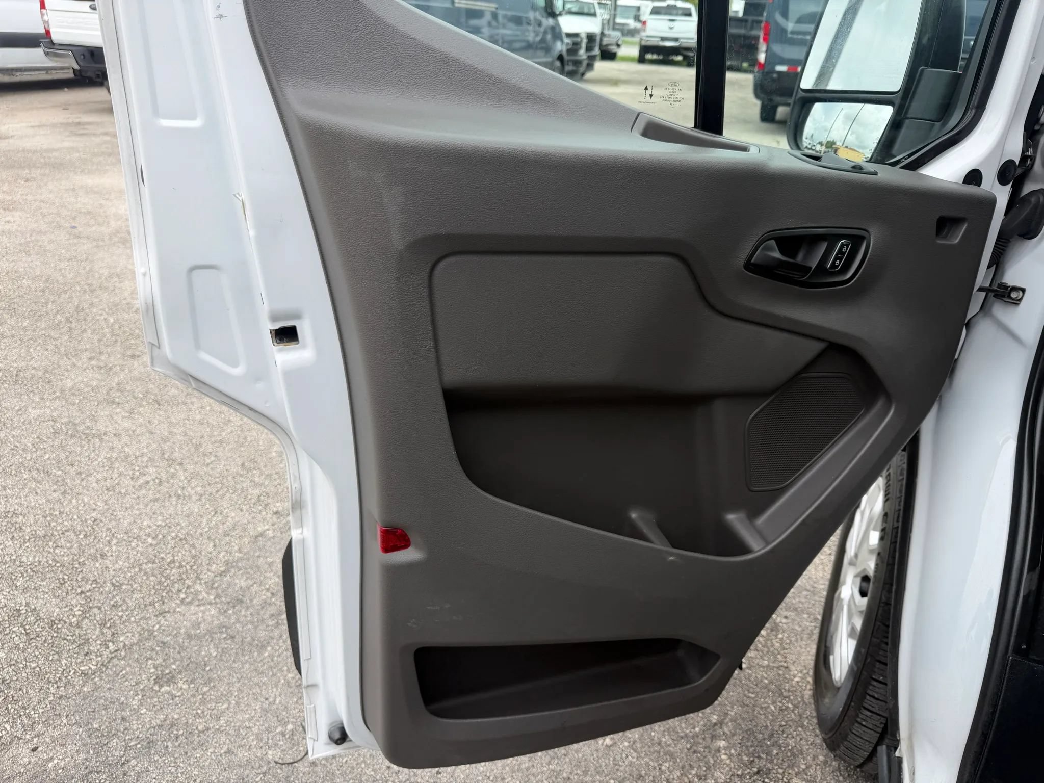 Used 2024 Ford Transit 350 XLT RWD image 12