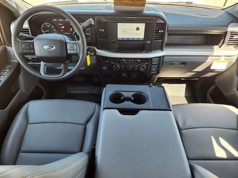 New 2026 Ford F250 XL w/ XL Chrome Package RWD image 26