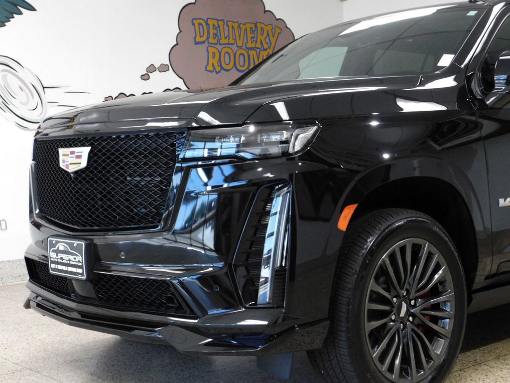Used 2024 Cadillac Escalade ESV V w/ LPO, Floor Liner Package AWD/4WD image 19