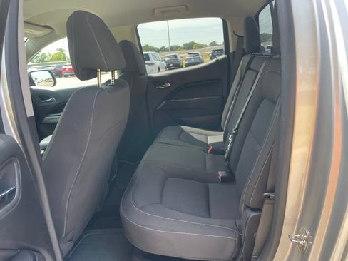Used 2016 Chevrolet Colorado LT w/ LT Convenience Package RWD image 12