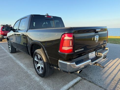 Used 2019 RAM 1500 Laramie AWD/4WD image 7