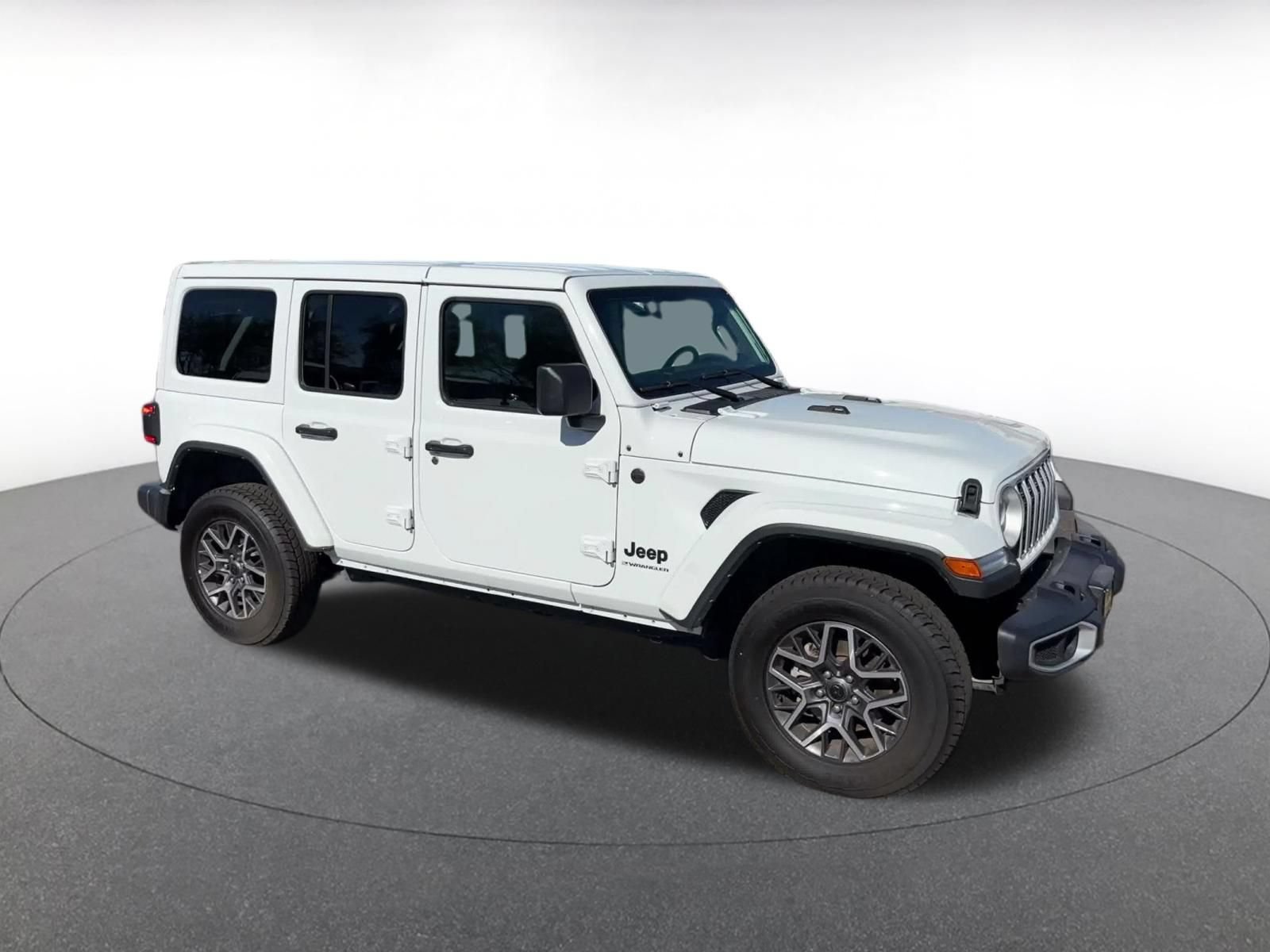 Used 2025 Jeep Wrangler Unlimited Sahara AWD/4WD image 2