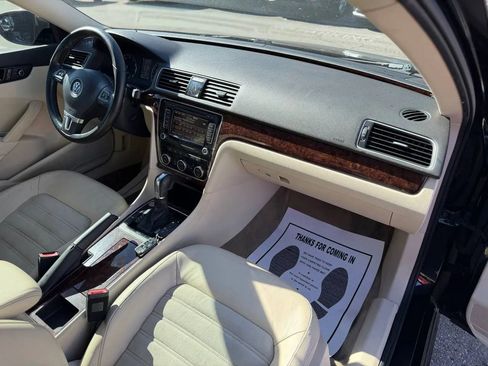 Used 2012 Volkswagen Passat 2.5 SEL Premium image 32