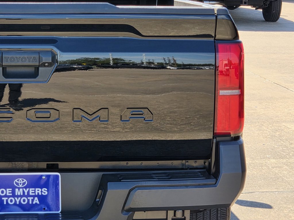 Used 2025 Toyota Tacoma SR RWD image 9