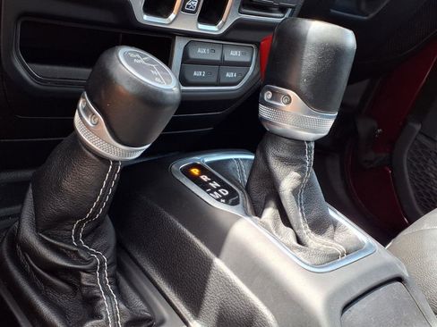 Used 2021 Jeep Gladiator Overland w/ Popular Equipment Package image 12