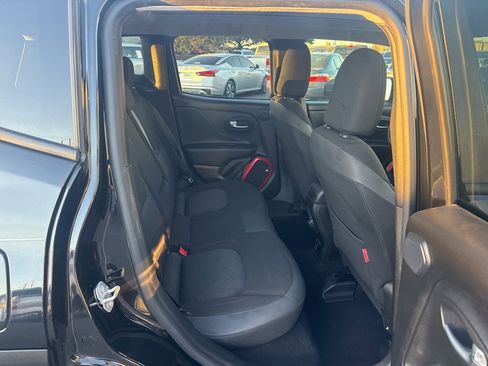 Used 2019 Jeep Renegade Trailhawk w/ LED Lighting Group image 29
