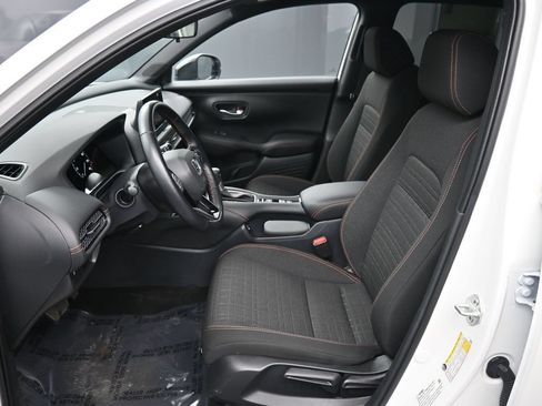 Used 2025 Honda HR-V Sport image 18