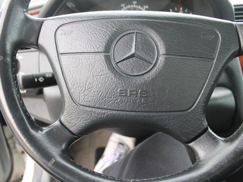 Used 1996 Mercedes-Benz C 220 Sedan image 15