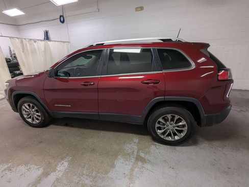 Used 2021 Jeep Cherokee Latitude Plus AWD/4WD image 10
