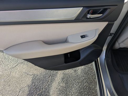 Used 2019 Subaru Outback 2.5i Premium image 27