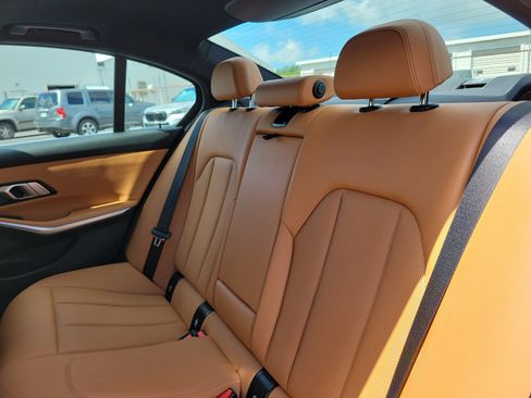 Used 2022 BMW 330i Sedan w/ Convenience Package RWD image 9