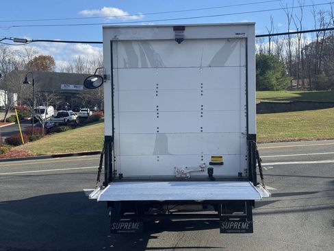 Used 2018 Chevrolet Express 3500 image 9